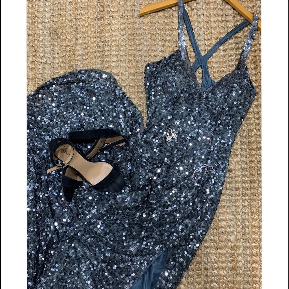 FORMAL SEQUINED GOWN